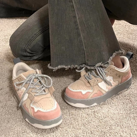 Damen Sportliche Sneakers mit zugeschnittenem Obermaterial und dämpfender Sohle R&B