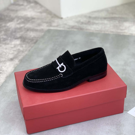 Damen Mokassins aus feinem Wildleder mit stilvollem Zierdetail R&B