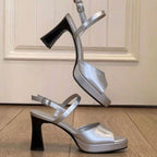 Damen elegante Sandalen mit modischem Absatz R&B