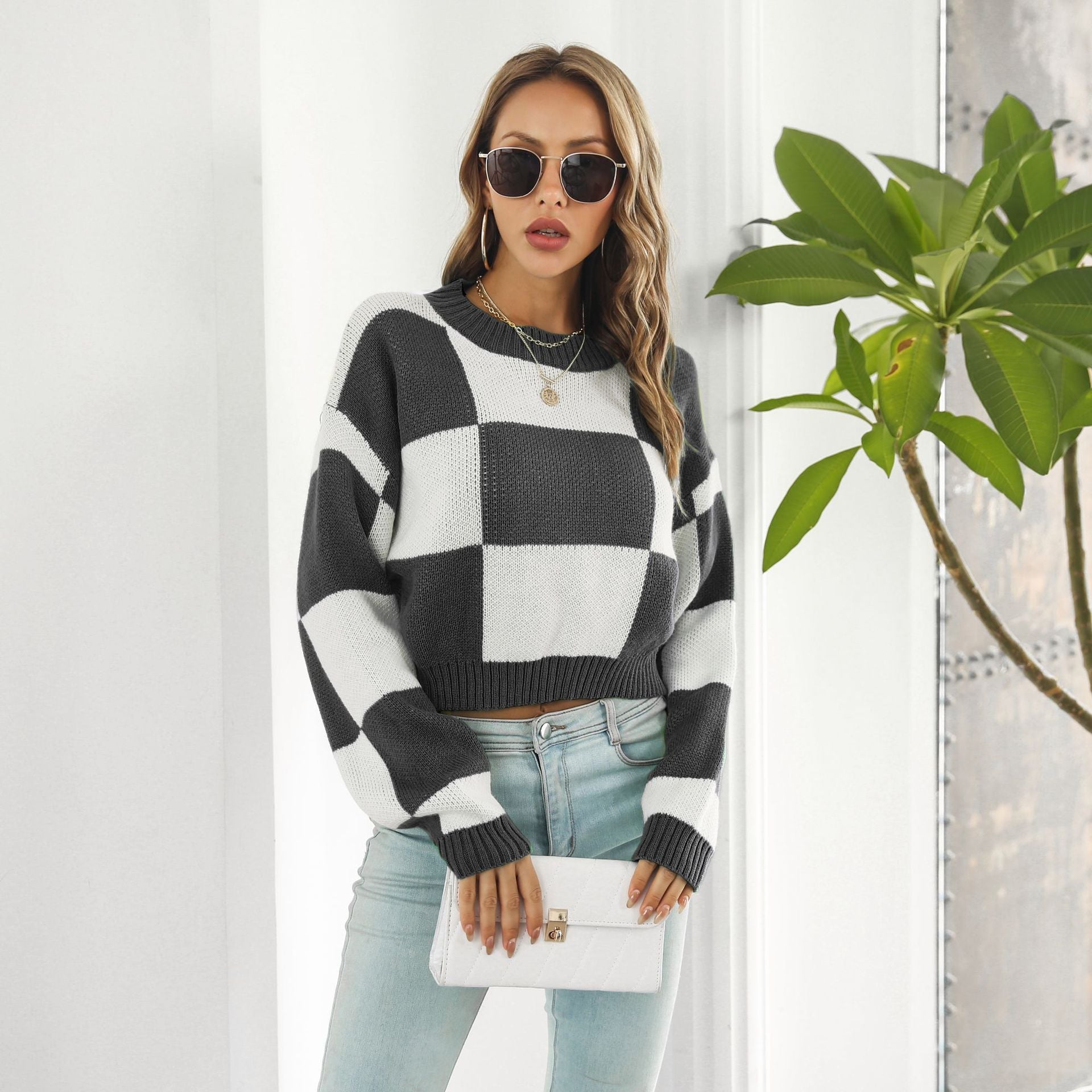 Damen Oversized Strickpullover mit modernen Karomuster und hohem Kragen R&B