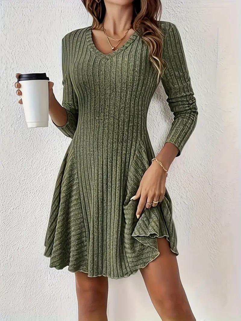 Damen Strickkleid mit raffiniertem Rüschendesign und schmeichelndem Schnitt R&B