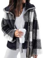 Damen Teddyjacke mit großflächigem Karomuster und hohem Kragen