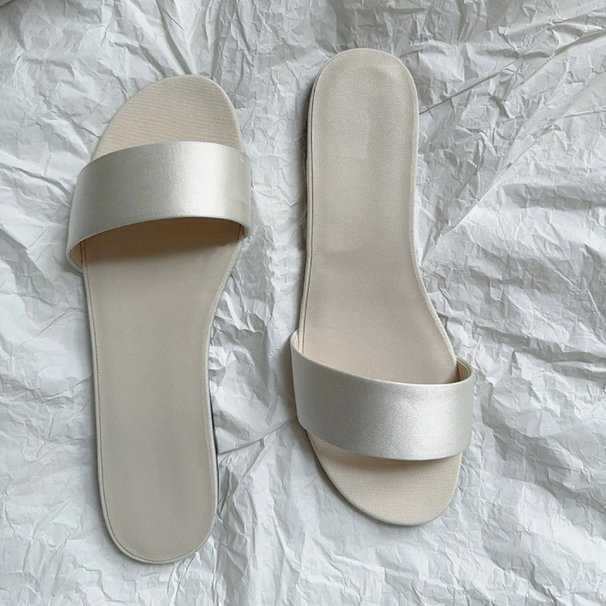 Damen Flache Slides mit breitem Satinriemen und komfortablem Fußbett R&B