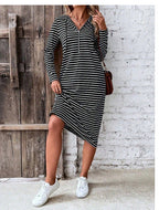 Damen Strickkleid mit Kapuze und seitlichen Taschen R&B
