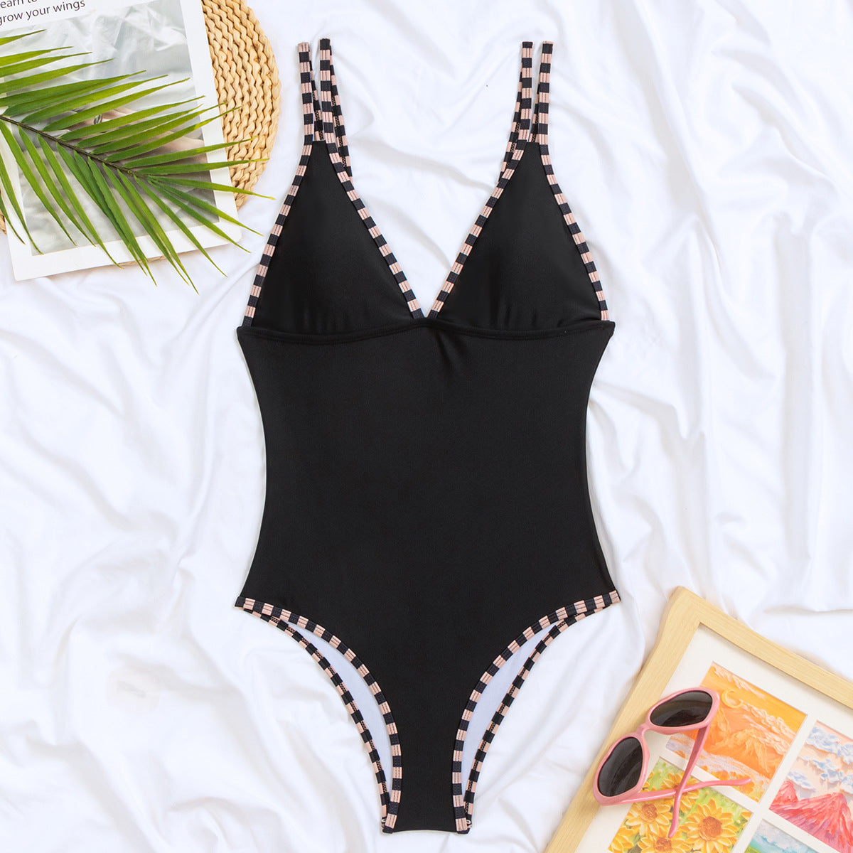 Damen Eleganter Einteiler Badeanzug mit stylischem V-Ausschnitt und Karodetails R&B