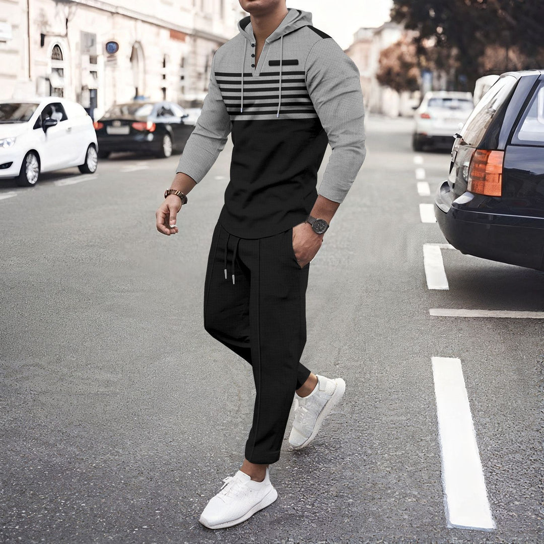 Herren nan urbanes Kapuzen-Henley Freizeitset mit Streifenpasse und gekürzter Joggerhose R&B