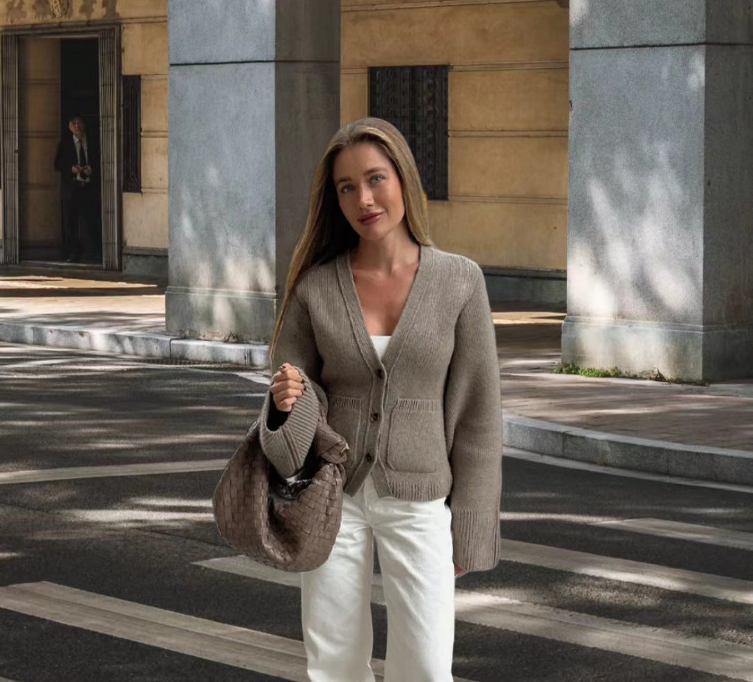 Damen Strickjacke mit eleganten Details und lässigem Schnitt R&B