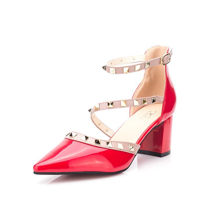 Damen nan Riemchen‑Pumps mit Nietenapplikation, spitzer Zehenpartie und mittelhohem Blockabsatz R&B
