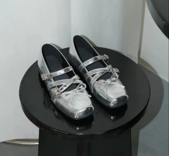 Damen Ballerina-Schuhe mit verspieltem Kreuzriemen und eleganter Schnallenverzierung R&B
