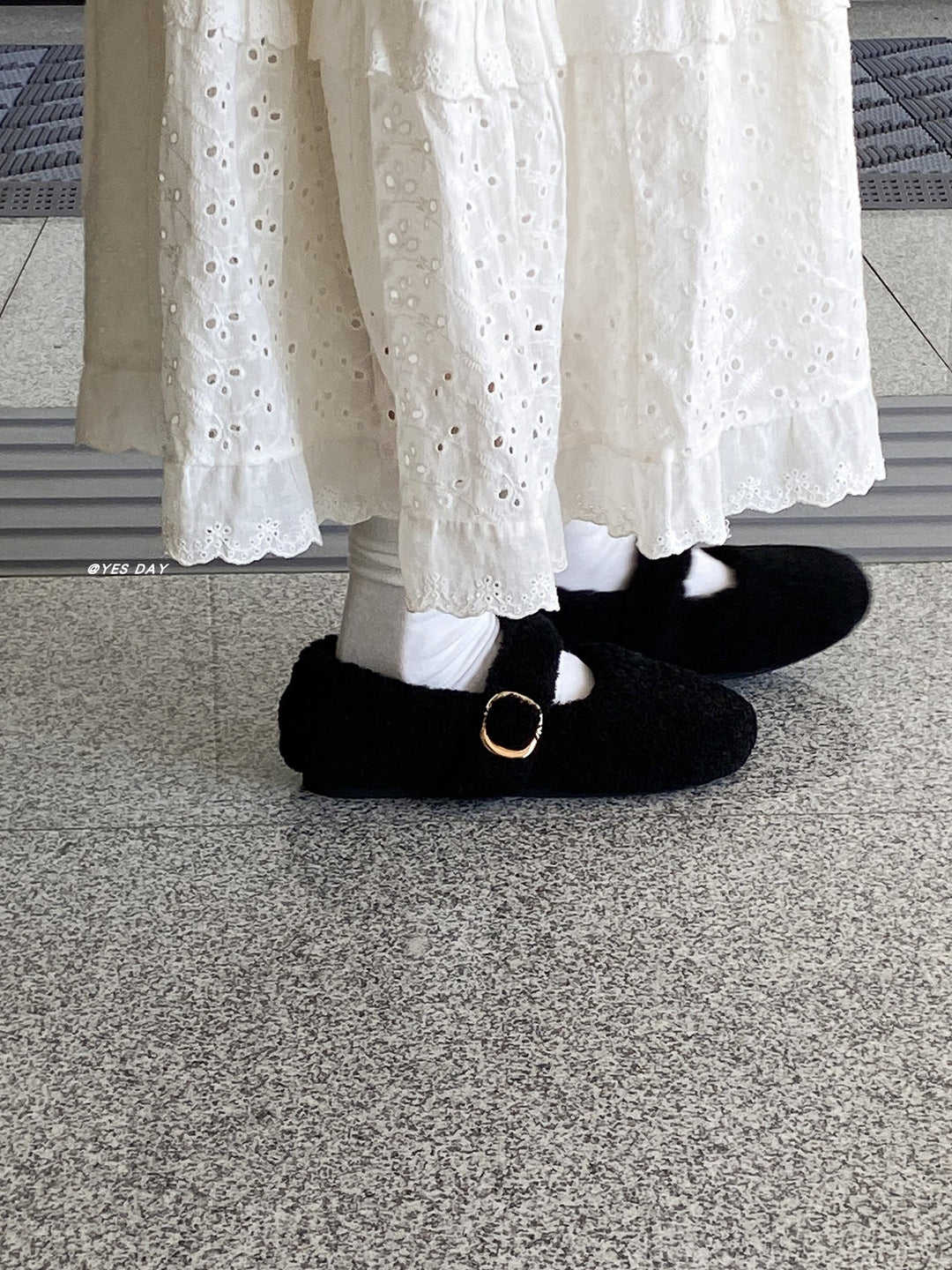 Damen Flauschige Hausschuhe mit eleganter Schnallen-Applikation R&B