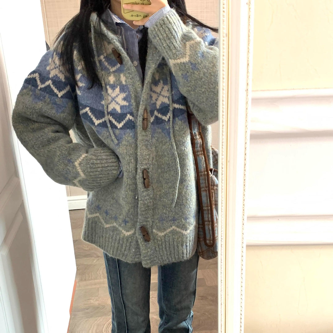 Damen kuschelige Strickjacke mit hohem Kragen und Ornamenten R&B