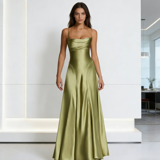 Damen Elegantes satin Abendkleid mit tailliertem Schnitt und schmalen Trägern R&B