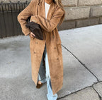 Damen Eleganter Wildleder-Trenchcoat mit doppelt geknöpftem Design