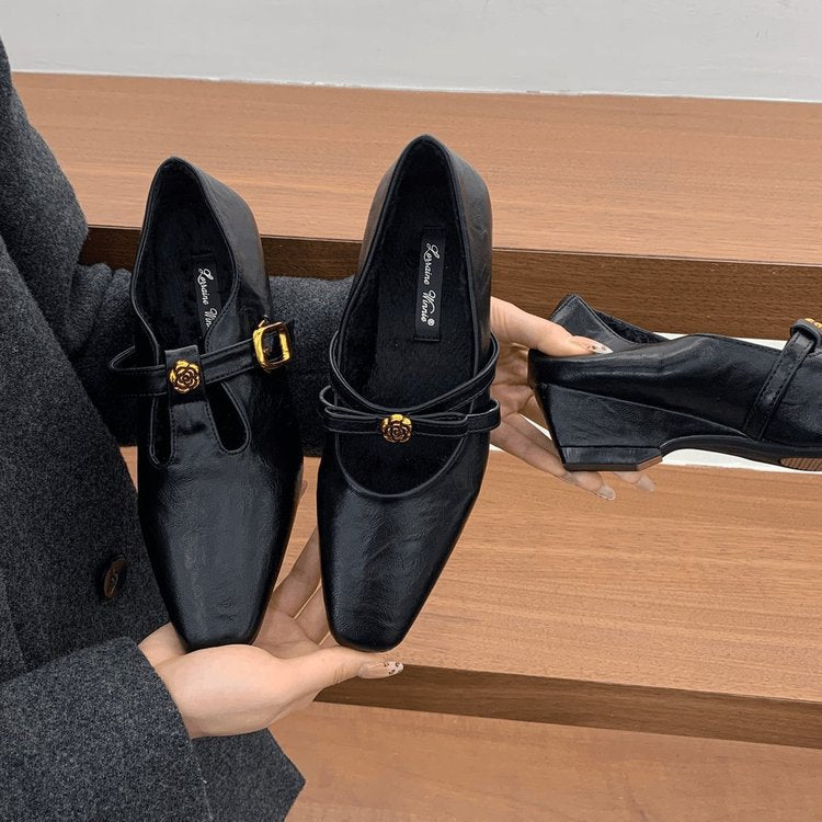 Damen elegante Ballerina-Pumps mit modischem Riemchen und stabiler Sohle R&B