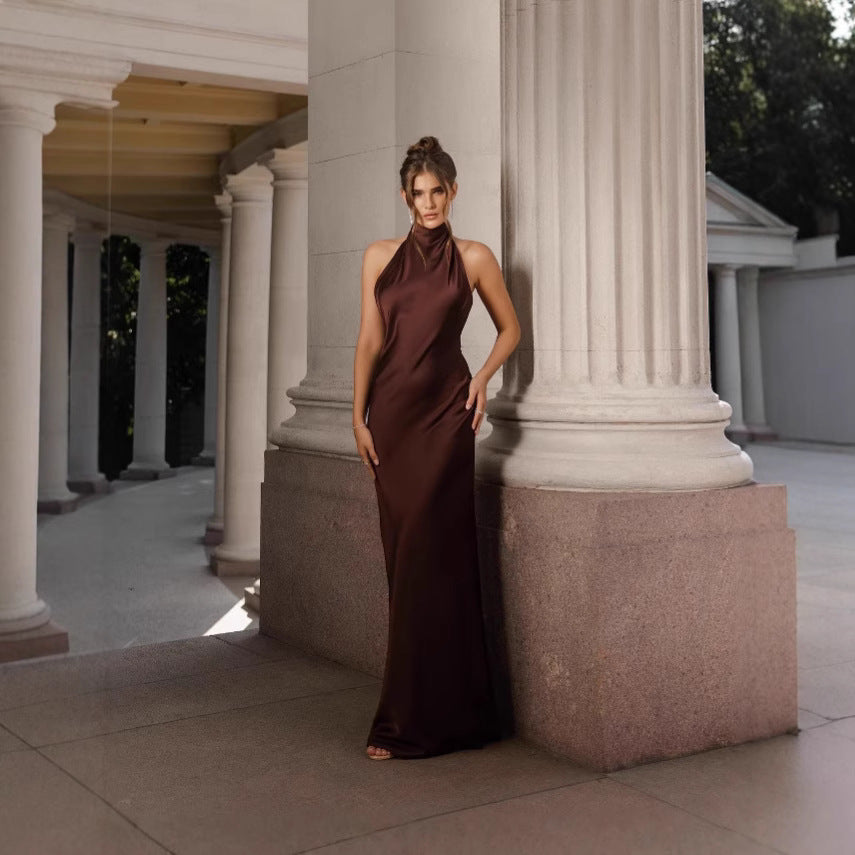 Damen Abendkleid mit elegantem Rückenausschnitt und fließendem Stoff R&B