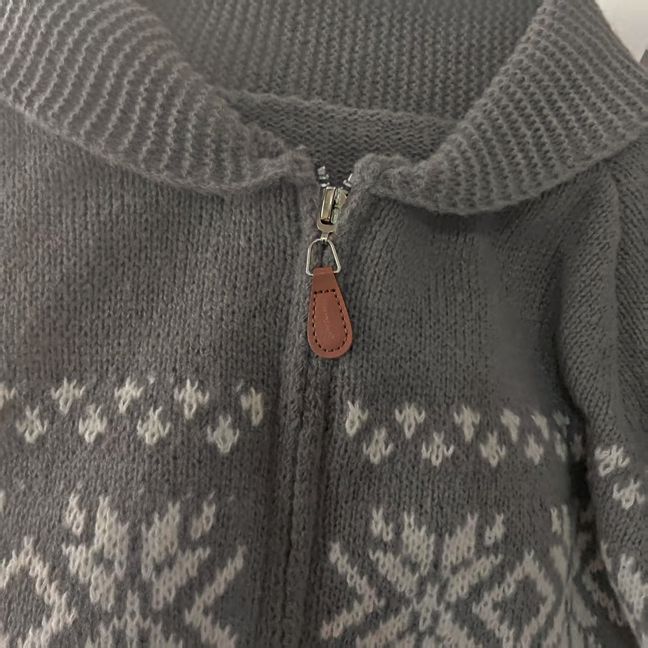 Damen Grobstrickjacke mit folkloristischem Muster und offenem Schnitt R&B