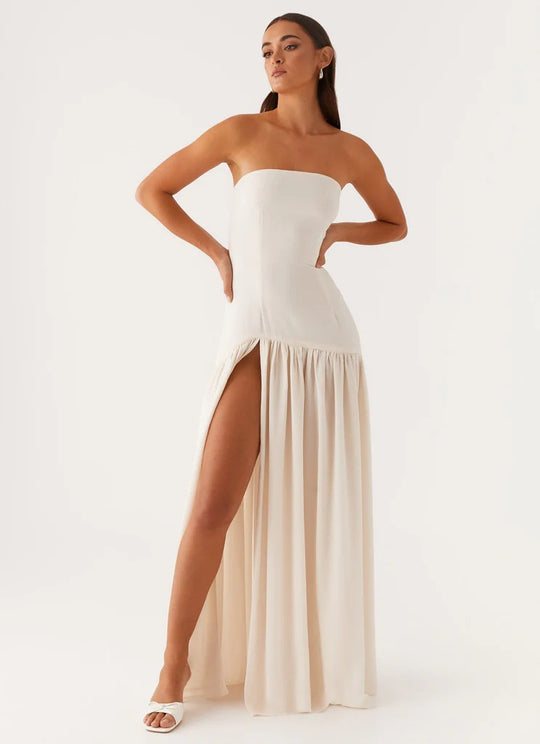 Damen Charmantes schulterfreies Maxikleid mit hohem Schlitz und fließendem Faltenrock R&B