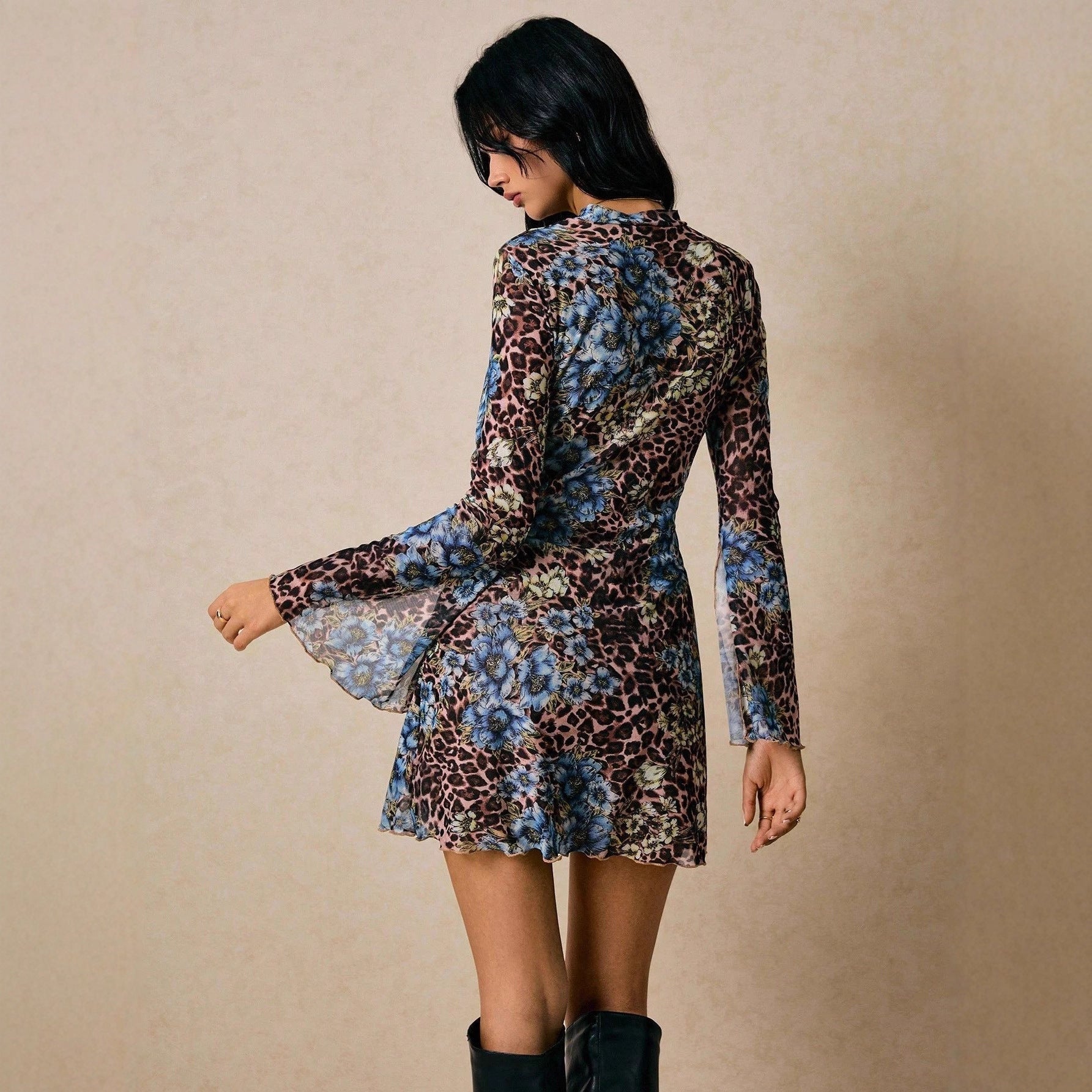 Damen nan figurbetontes Netz-Minikleid mit Leoparden- und Blumenprint, Stehkragen und Trompetenärmeln R&B
