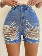R&B | Zerrissene Denim-Shorts mit hoher Taille und handgefertigter Perlenkette für Damen