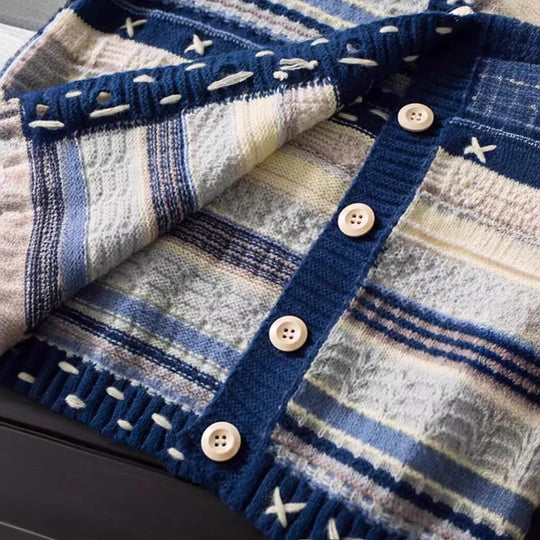 Damen Gemusterter Strickcardigan mit dekorativen Knöpfen und tiefen Taschen R&B