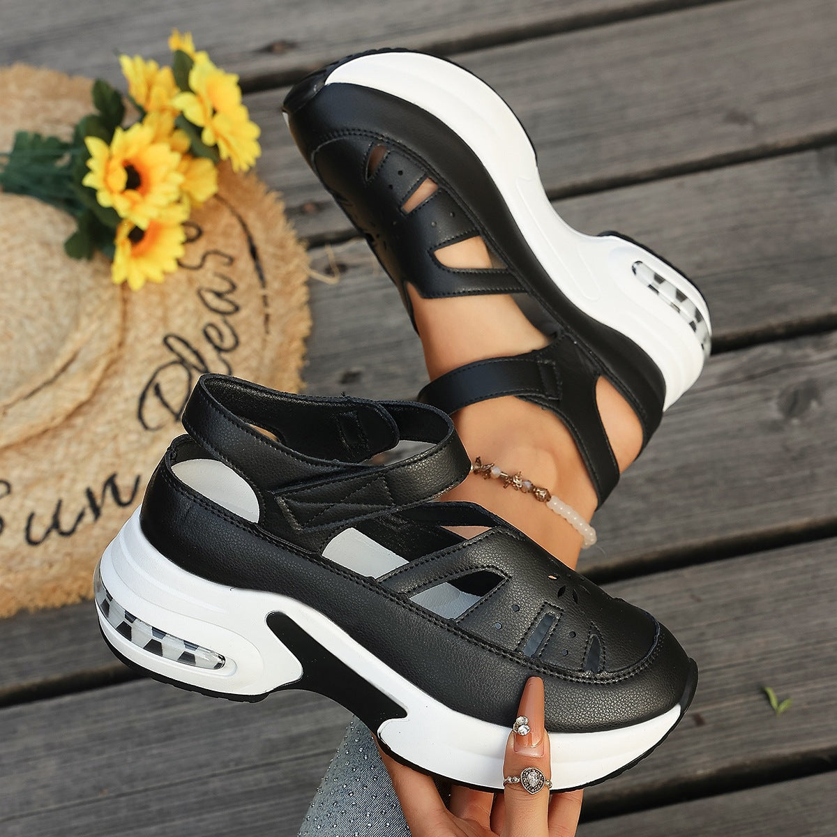 Damen Sportliche Schnürsandalen mit atmungsaktiver Oberkonstruktion R&B