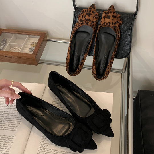 Damen elegante spitze Ballerinas mit modischem Schnallen-Detail R&B