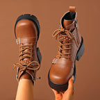 Damen nan robuste Schnür-Bikerboots mit Ziernietriemen, seitlichem Reißverschluss und profilierter Plateausohle R&B