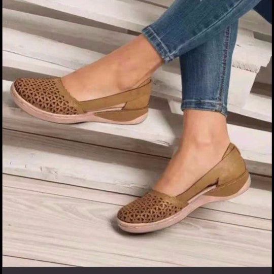 Damen luftige Clogs mit modischen Cut-Outs R&B