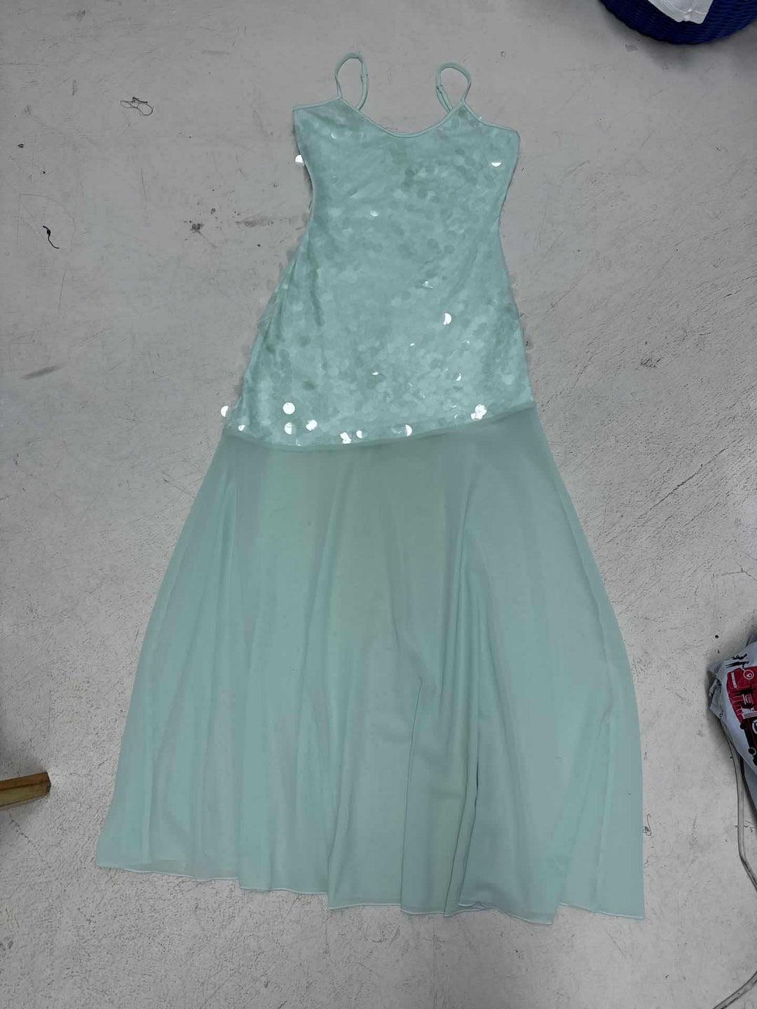 Damen Maxikleid mit glitzernden Pailletten und fließendem Rock R&B