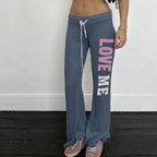 Damen Flared Jogginghose mit farblich abgesetztem Bund und modischem Schriftzug R&B