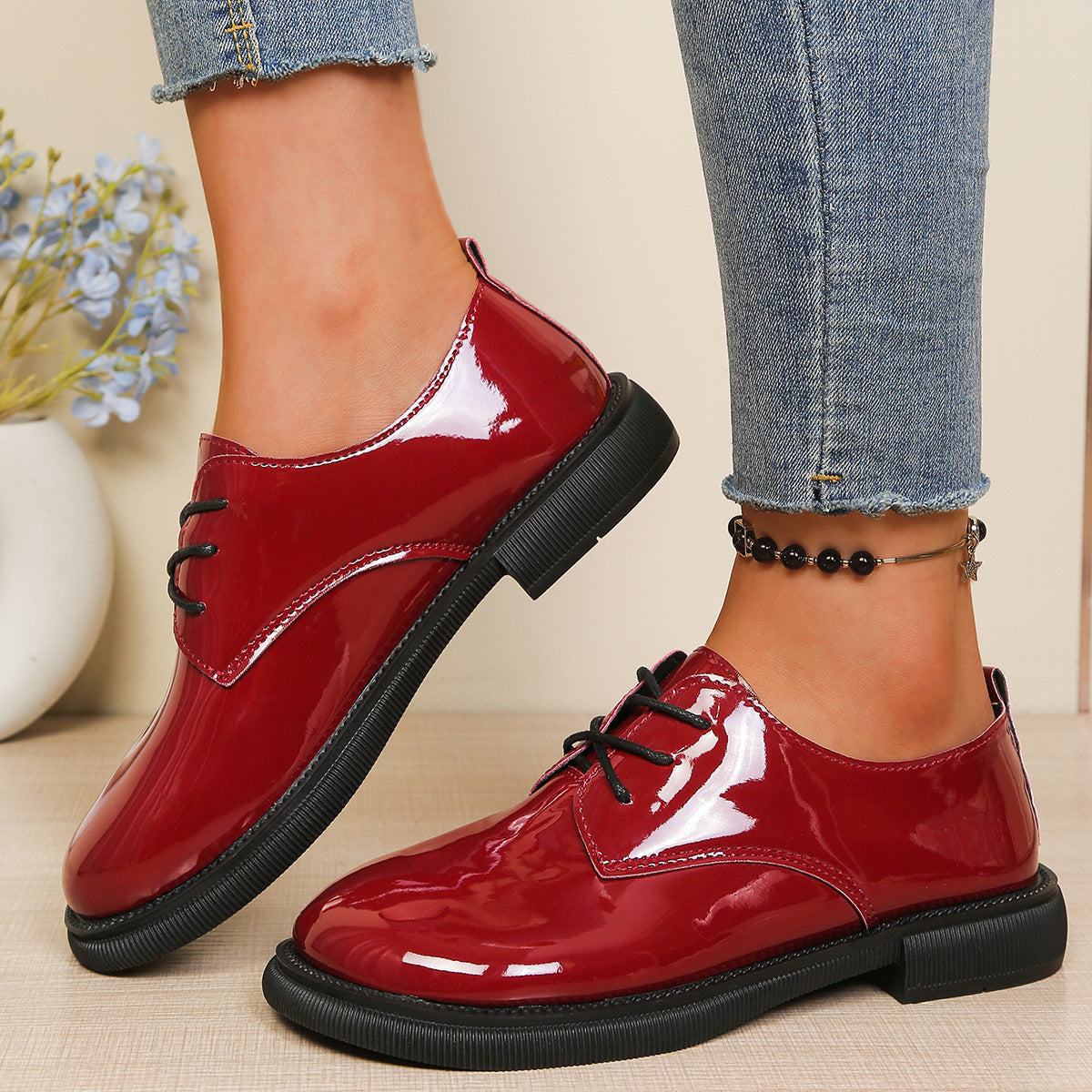 Damen glänzende Schnürschuhe mit modischem Design und robuster Sohle R&B