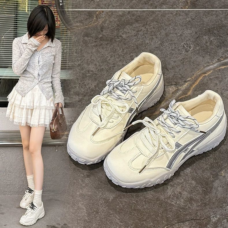 Damen Sportliche Sneaker mit bequemem Schnürsystem und robustem Profil R&B