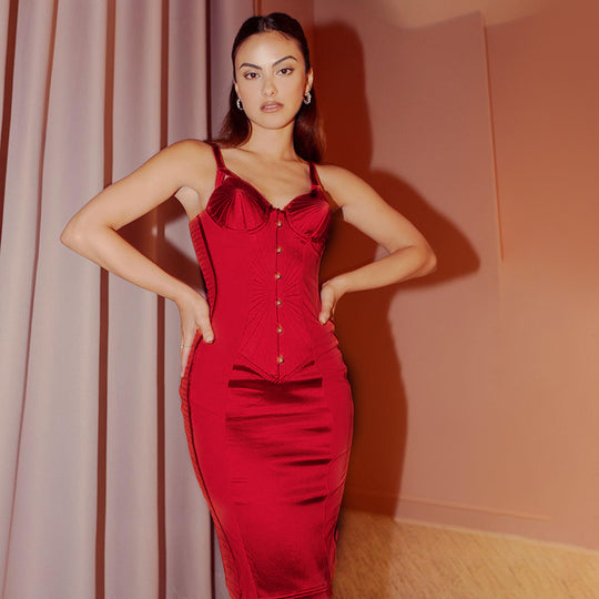 Damen figurbetontes Kleid mit raffinierten Details und schimmerndem Stoff R&B