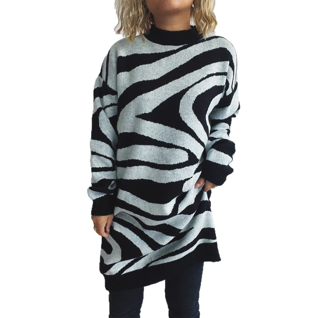Damen Grobstrickpullover mit modernem ZR&Bradesign und hohem Kragen R&B