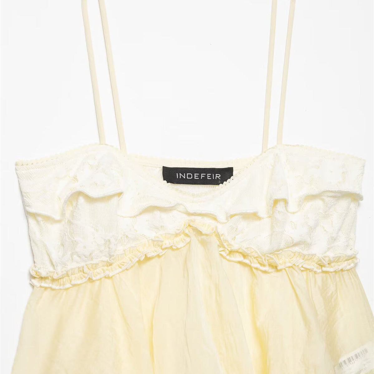 Damen Spitzen-Cami-Top mit zarter Rüsche und fließendem Schnitt R&B