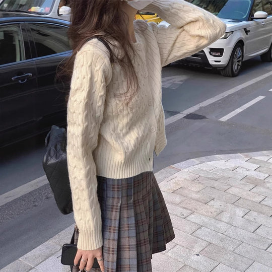 Damen gestrickte Bolerojacke mit Zopfstruktur R&B