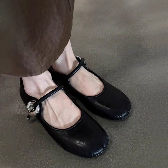 Damen elegante Ballerinas mit modischem Riemchen und dekorativem Schmuckdetail R&B