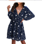 Damen Luftiges Kleid mit großzügigem V-Ausschnitt und festlichem Sternenmuster R&B