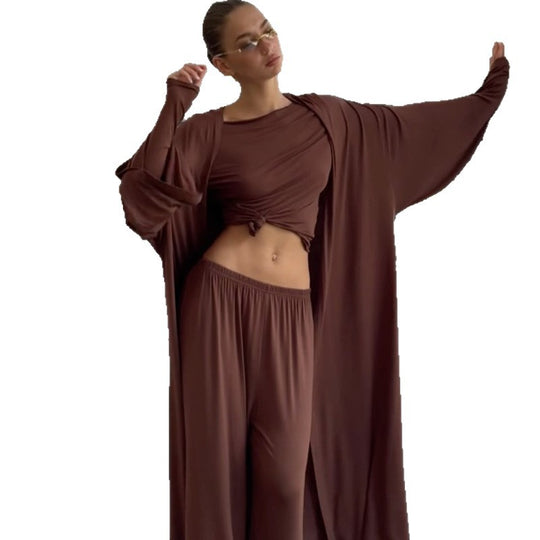 Damen Loungewear-Kombination mit weit geschnittenem Oberteil und weiten Hosen R&B