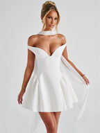 Damen Elegantes schulterfreies Cocktailkleid mit schwingendem Rock und raffinierter Drapierung