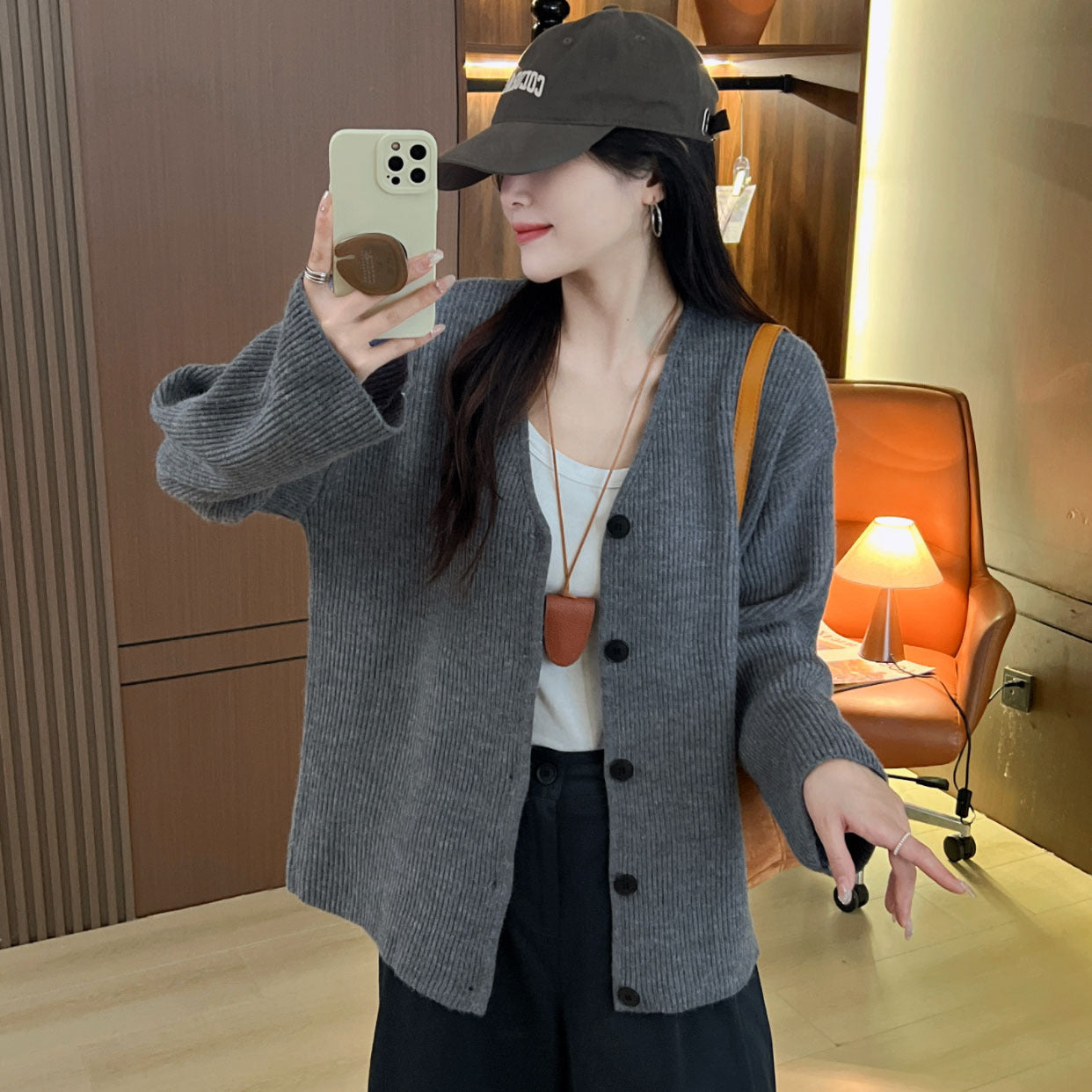 Damen Grob gestrickter Cardigan mit überschnittenen Schultern und Knopfverschluss