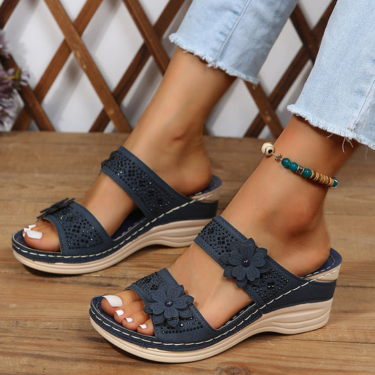 Damen Komfortable Wedge-Pantoletten mit floralem Dekor R&B