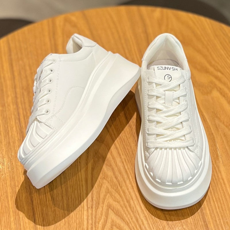 Damen Sneaker mit modischem Plateau und plissierter Vorderkappe R&B
