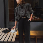 Damen Oversized Bluse mit schickem Plissee-Design und eleganten Knopfdetails R&B