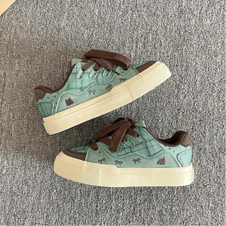 Damen Sneakers mit verspieltem Design und dämpfender Sohle R&B