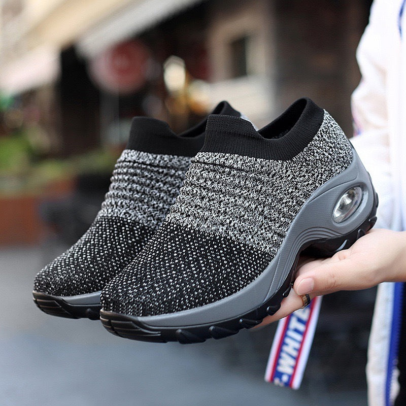 Damen Flexibler Slip-On Sneaker mit atmungsaktiver Strick-Oberfläche und dämpfender Sohle R&B