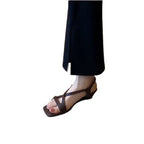 Damen elegante Riemchen-Sandalen mit modischem Kreuz-Riemendesign R&B