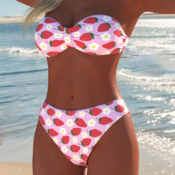 Damen Bandeau-Bikini mit hochgeschnittenen Pants und buntem Bedruck R&B