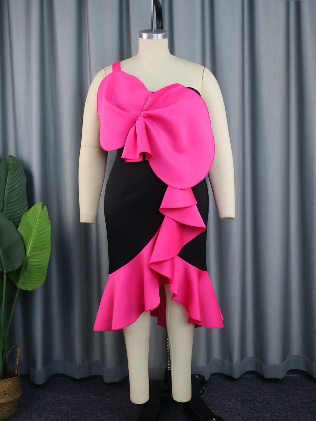 Damen Geschmeidiges Cocktailkleid mit dekorativer Schleifenapplikation R&B