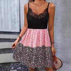 Damen verspieltes Sommerkleid mit Spitzenelementen und floralen Details R&B